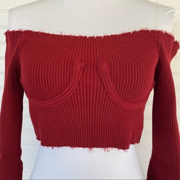Red Bell sleeves crop top NEW - Picture 11 of 14
